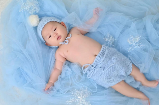 梅河口宝宝几个月会认人